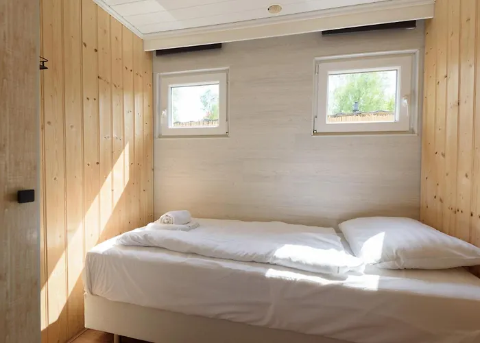 Chalet Op Rustig Park Op De Veluwe